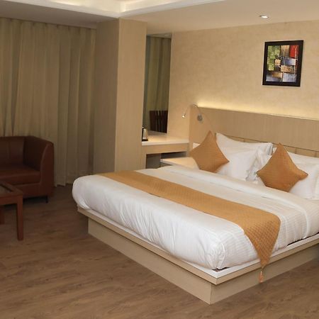 Hotel Radiance Bareli Kültér fotó