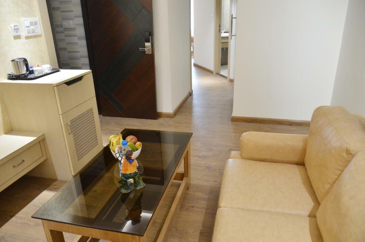 Hotel Radiance Bareli Kültér fotó